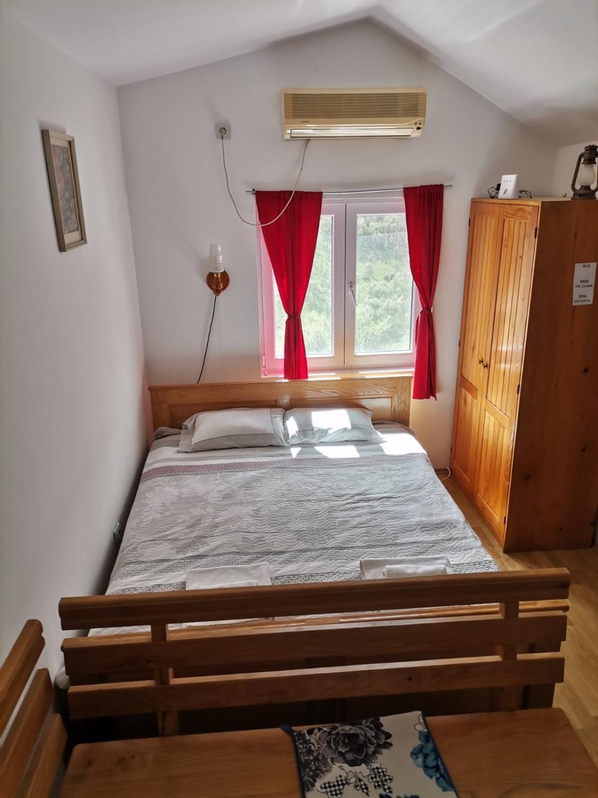 Tri Bagrema Km Daire Mokra Gora Oda fotoğraf